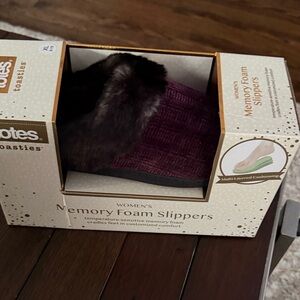 Totes Women's Cozy Memory Foam Slippers - burgundy